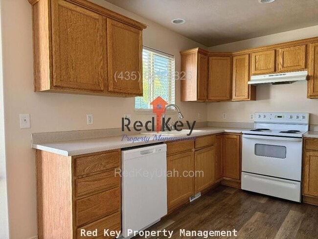 Building Photo - The Maples Condo #119
