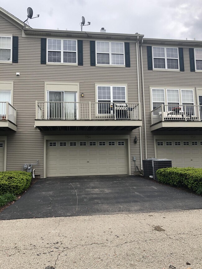 Foto del edificio - 754 Thornbury Ct
