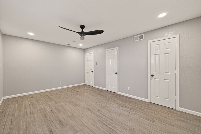 Building Photo - 4955 Wigton Dr