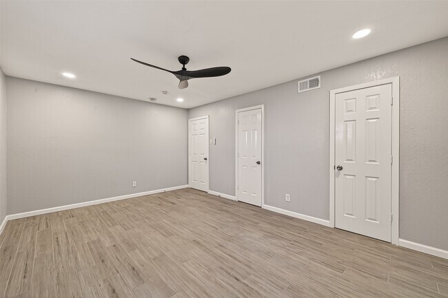 Foto del edificio - 4955 Wigton Dr