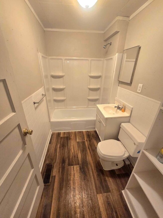 Foto del edificio - 3 bedroom & 1 bath located in Southside