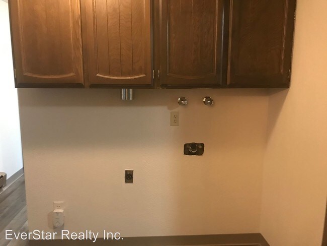 Foto del edificio - 216 W 2nd Ave