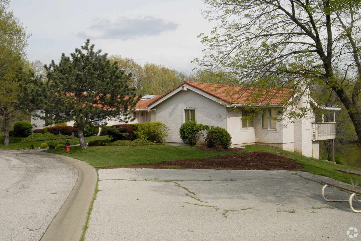 8405 Granby Ave, Kansas City, MO 64154 Apartments in Kansas City, MO