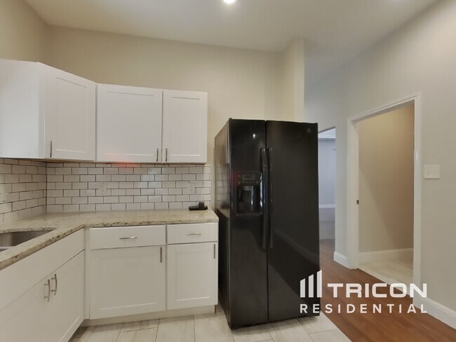 Foto del edificio - 8755 Ridge Moon Dr