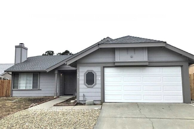 Building Photo - 1346 Lois Ln
