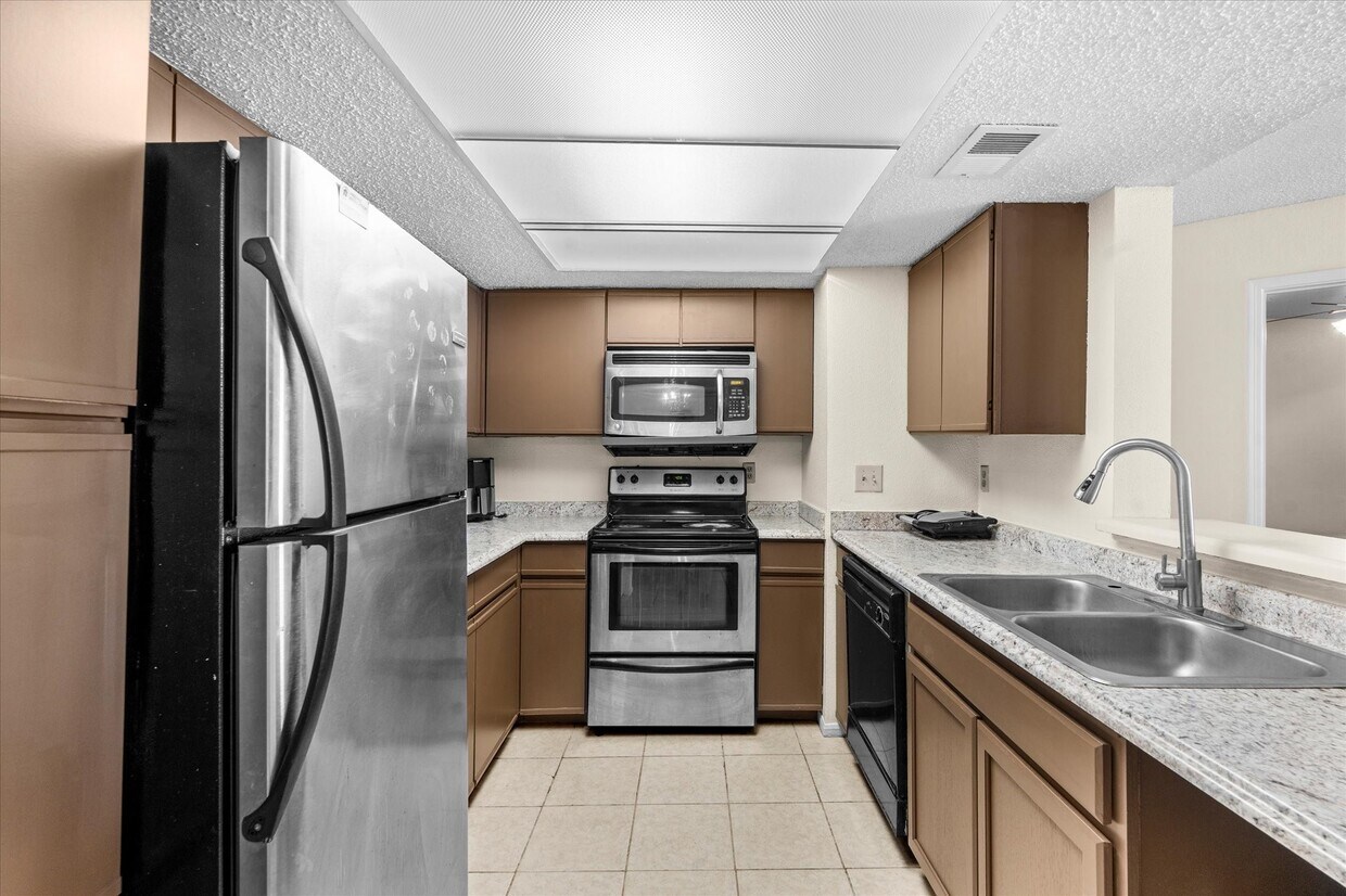 Primary Photo - 2830 S Bartell Dr