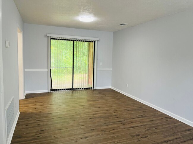 Foto del edificio - 108 Peachtree Ct