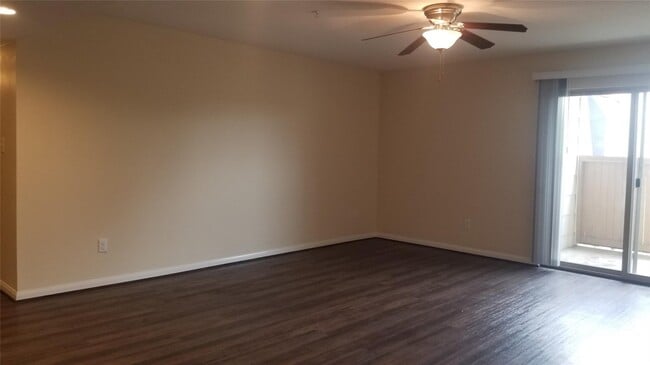 Foto del edificio - 8415 Hearth Dr