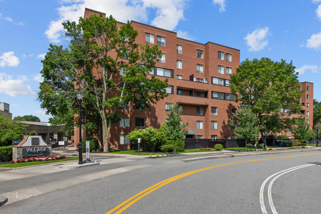 Building Exterior - Village At Brookline