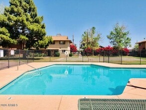 Building Photo - 6742 N 43rd Ave