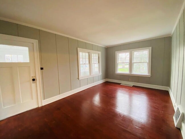Building Photo - 6388 Seminole Trl