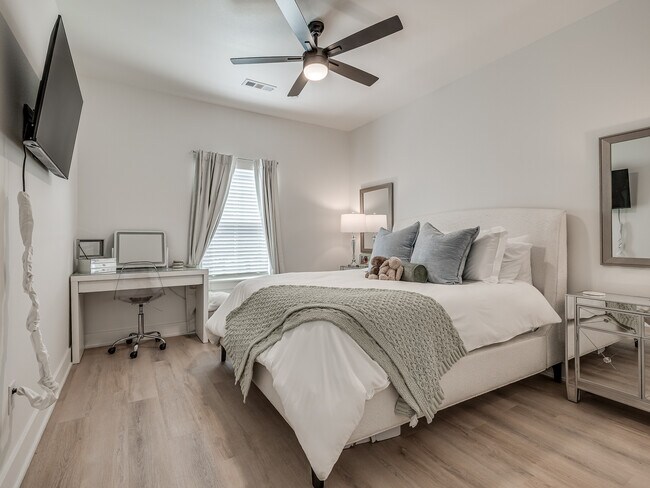 Foto del edificio - Henderson Townhomes