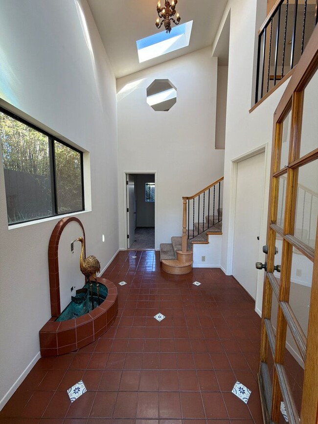 Building Photo - 227 Jesmary Ln