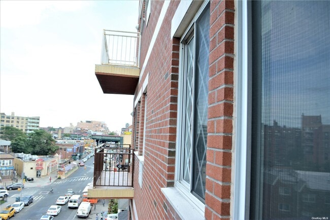 Building Photo - 70-38 Broadway