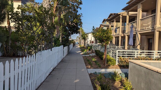 Foto del edificio - 806 Kennebeck Ct