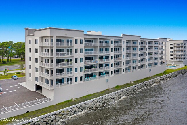 Foto del edificio - 1825 Riverside Dr