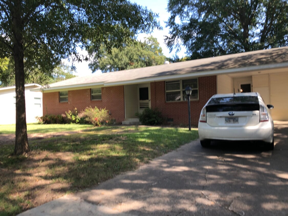 41 Meadowbrook Dr, Conway, AR 72032 House for Rent in Conway, AR