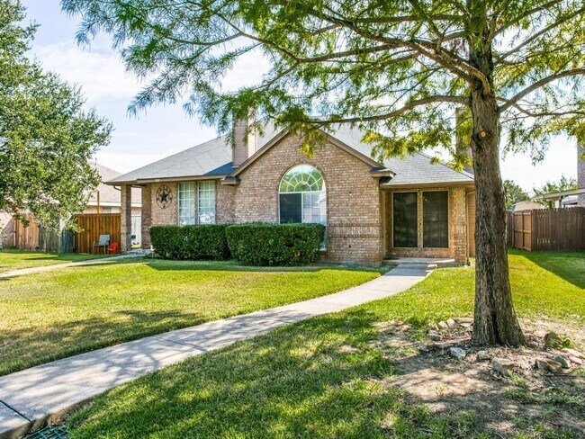 Building Photo - 311 Crowe Dr