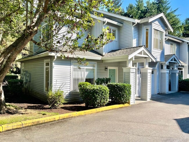 Building Photo - Great Town House For Rent