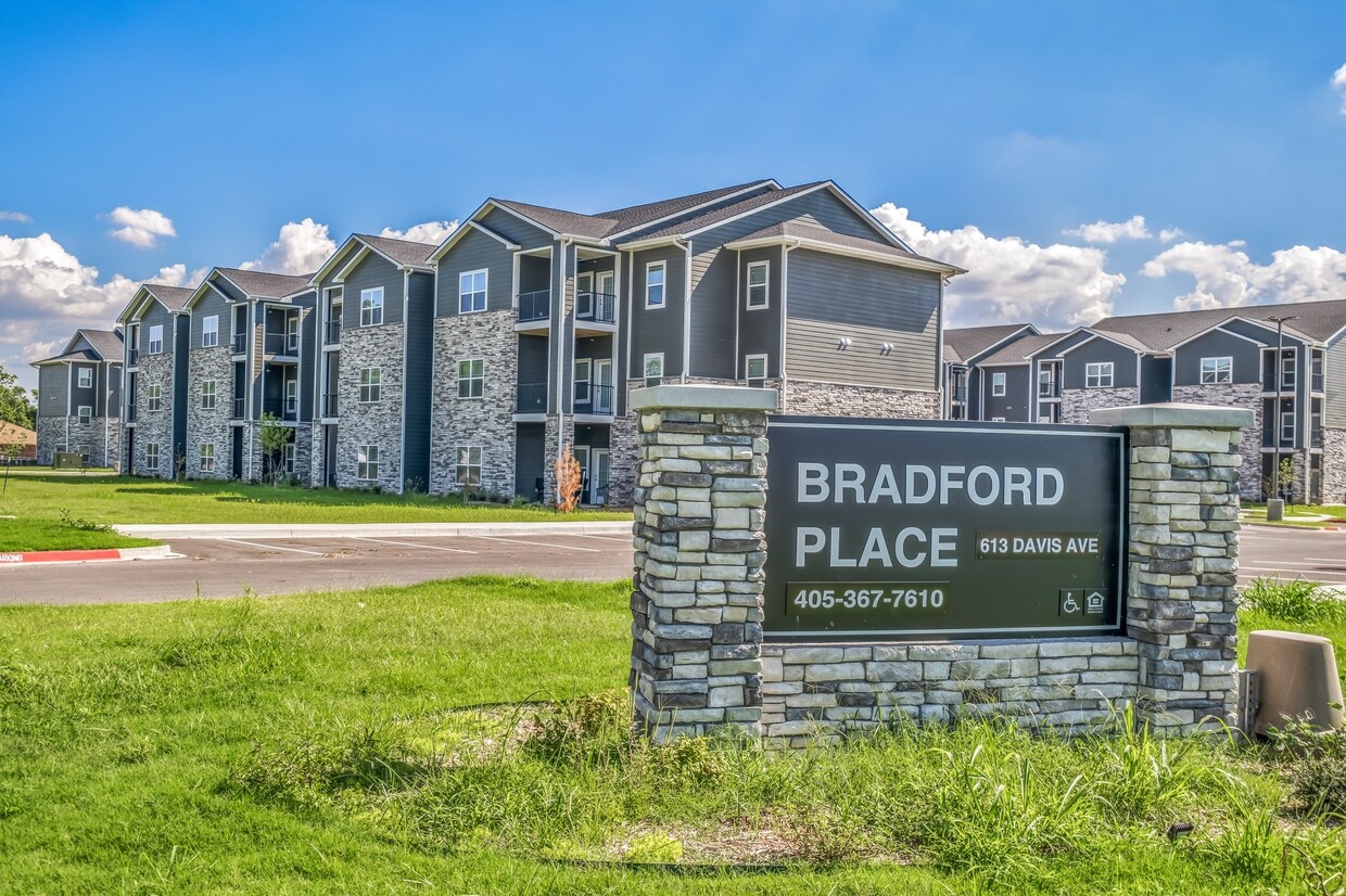 Foto principal - Bradford Place Apartments