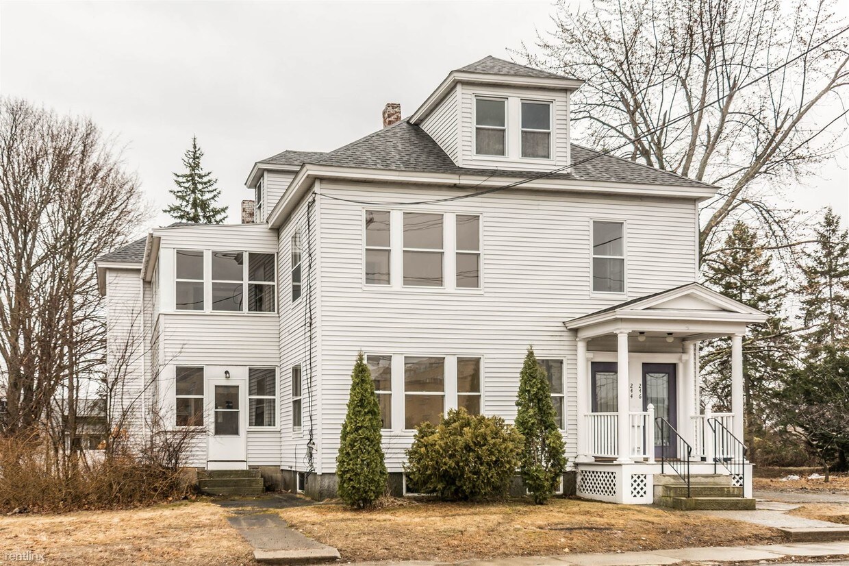 Foto principal - 3 br, 1 bath Triplex - 246 Lake St