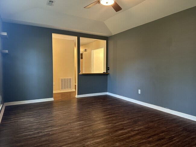 Foto del edificio - 209 Brighton Woods Dr
