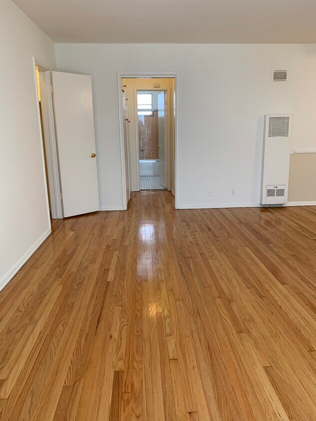 Foto principal - 1122 S Holt Ave