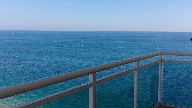 Building Photo - 3900 Galt Ocean Dr