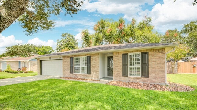 Foto del edificio - 5812 Misty Meadow St
