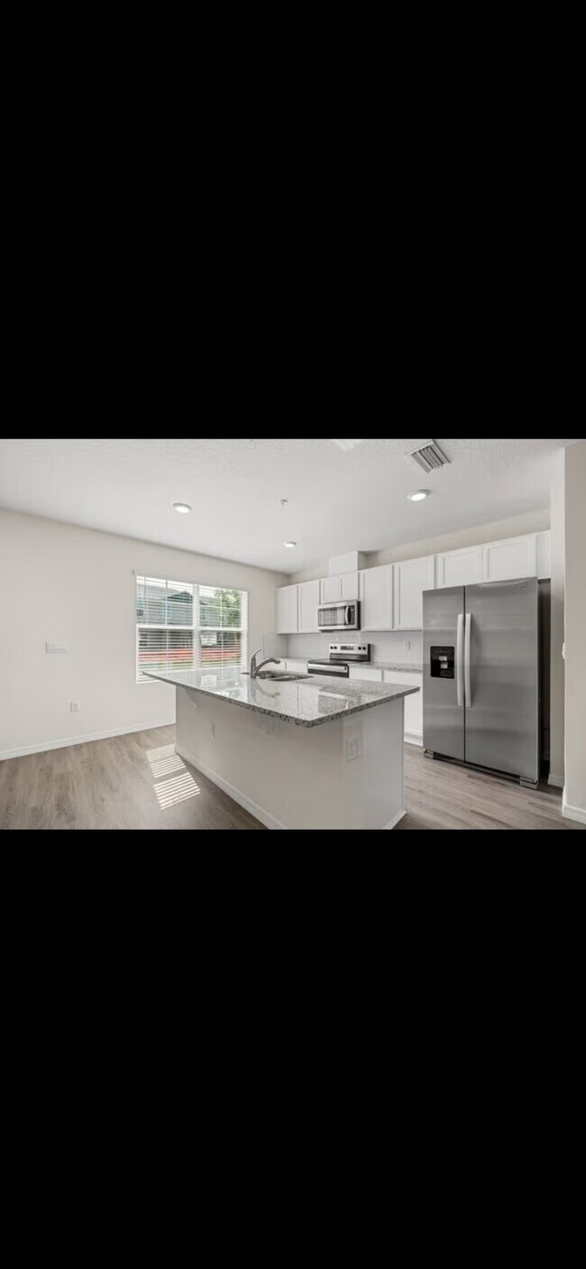 Foto del edificio - 2745 Flushing Dr