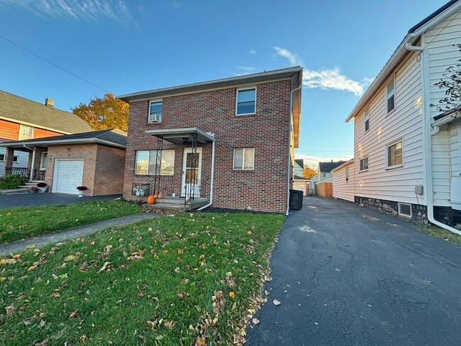 Building Photo - 226 E Chestnut St