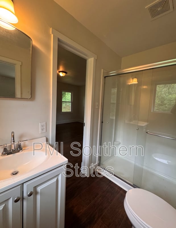 Building Photo - 110 Stone Creek Dr