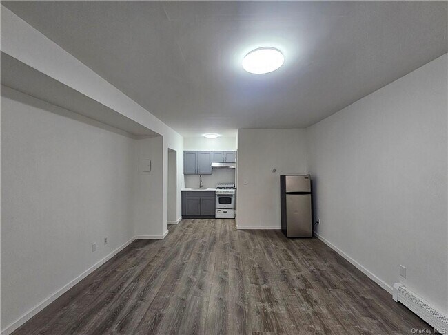 Building Photo - 58-61-61 44th Ave