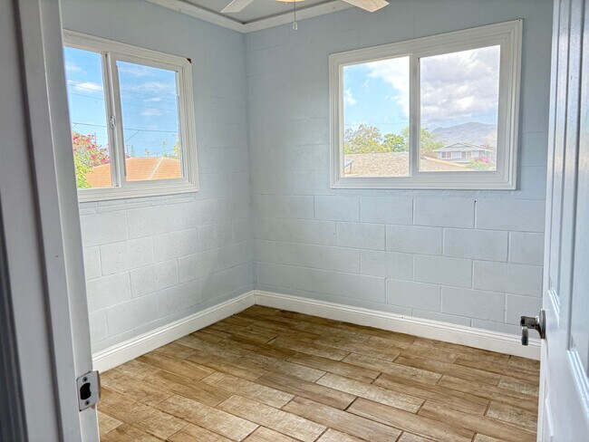 Foto del edificio - Three Bedroom Home