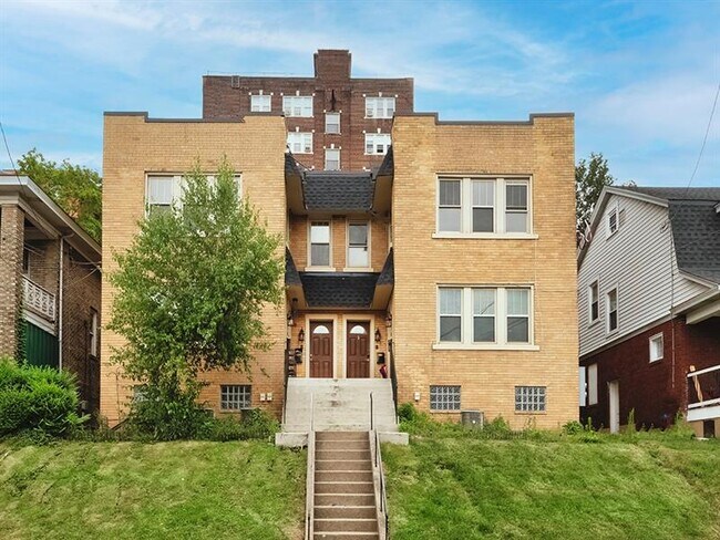 Foto del edificio - 105 Shady Dr W
