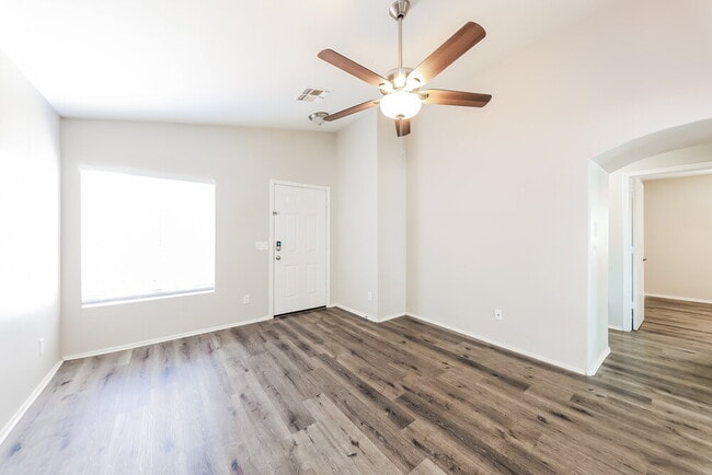 Building Photo - 11224 W Glenrosa Ave