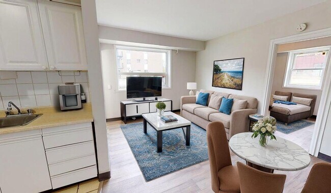 Photo du bâtiment - Mayfair Apartments