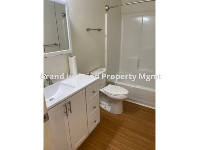 Foto del edificio - First Two Weeks Free! NEW CONSTRUCTION! OR...