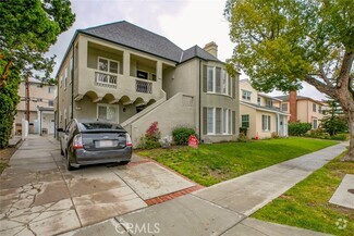Building Photo - 743 E Doran St