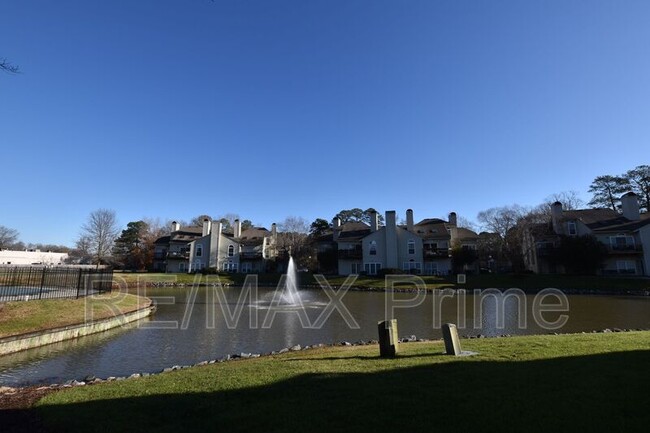 Foto del edificio - 525 E Lake Cir