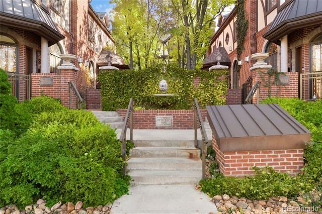 Building Photo - 64 S Garfield St