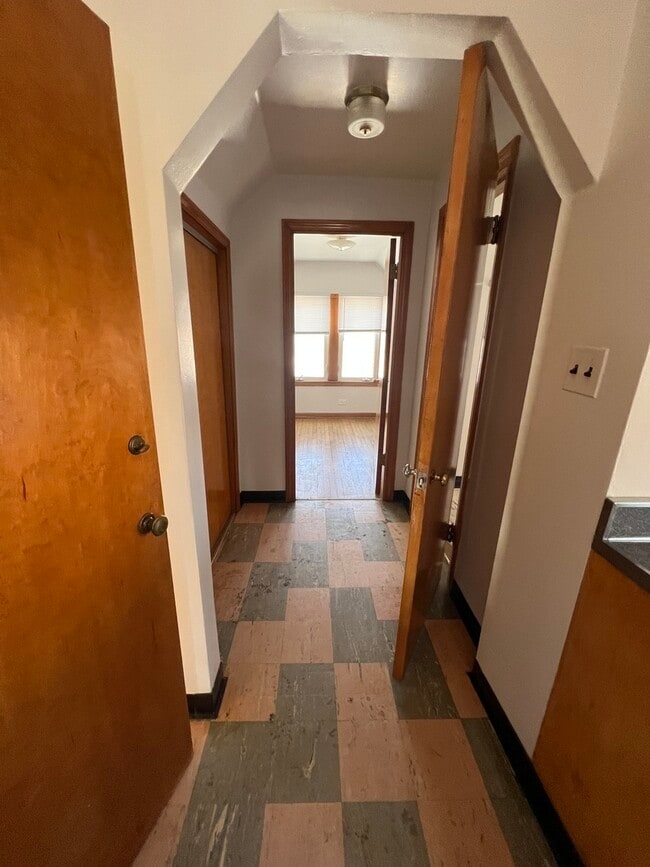 Building Photo - 3738 Highland Ave