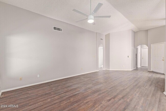 Foto del edificio - 8651 N 107th Dr