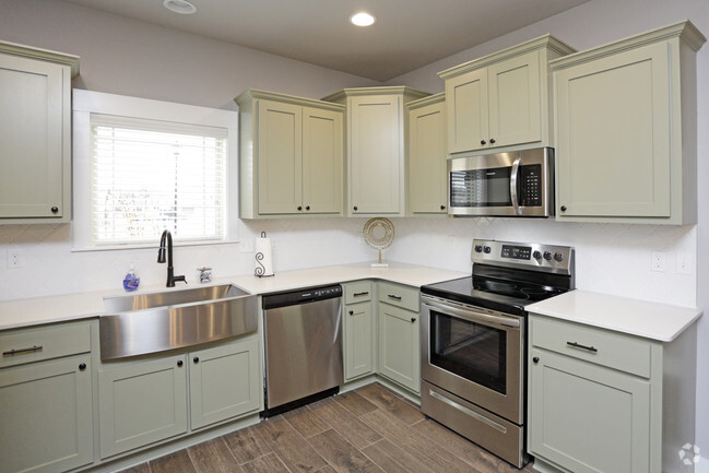 4HAB, 3.5BA - 1,702 ft² - The Villas at Forest Hills
