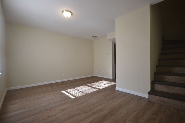 Building Photo - Northwood Hills 8 plex