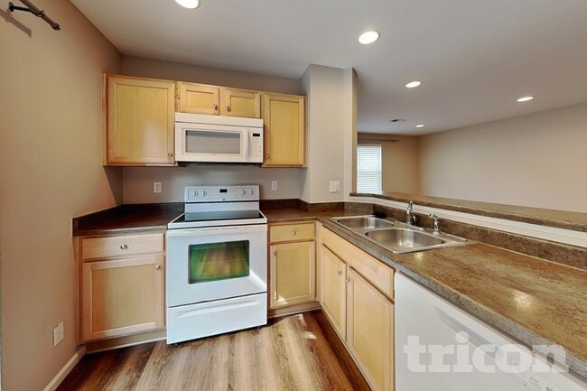 Building Photo - 2172 Willow Ct