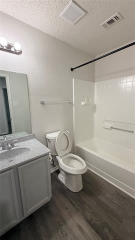 Building Photo - 701 E Kirnwood Dr