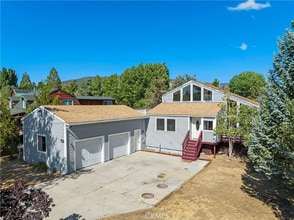 Building Photo - 1000 Eagle Ln