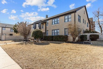 Building Photo - 2415 N Harvey Ave