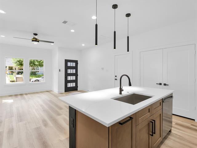 Foto del edificio - 2834 Frost Ave